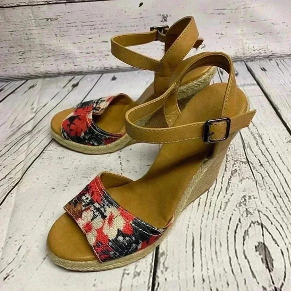 Dolce by MojoMoxy wedge women’s‎ shoe size 9M - Picture 5 of 6